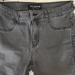 FITJEANS Women's Charcoal Skinny Jeans